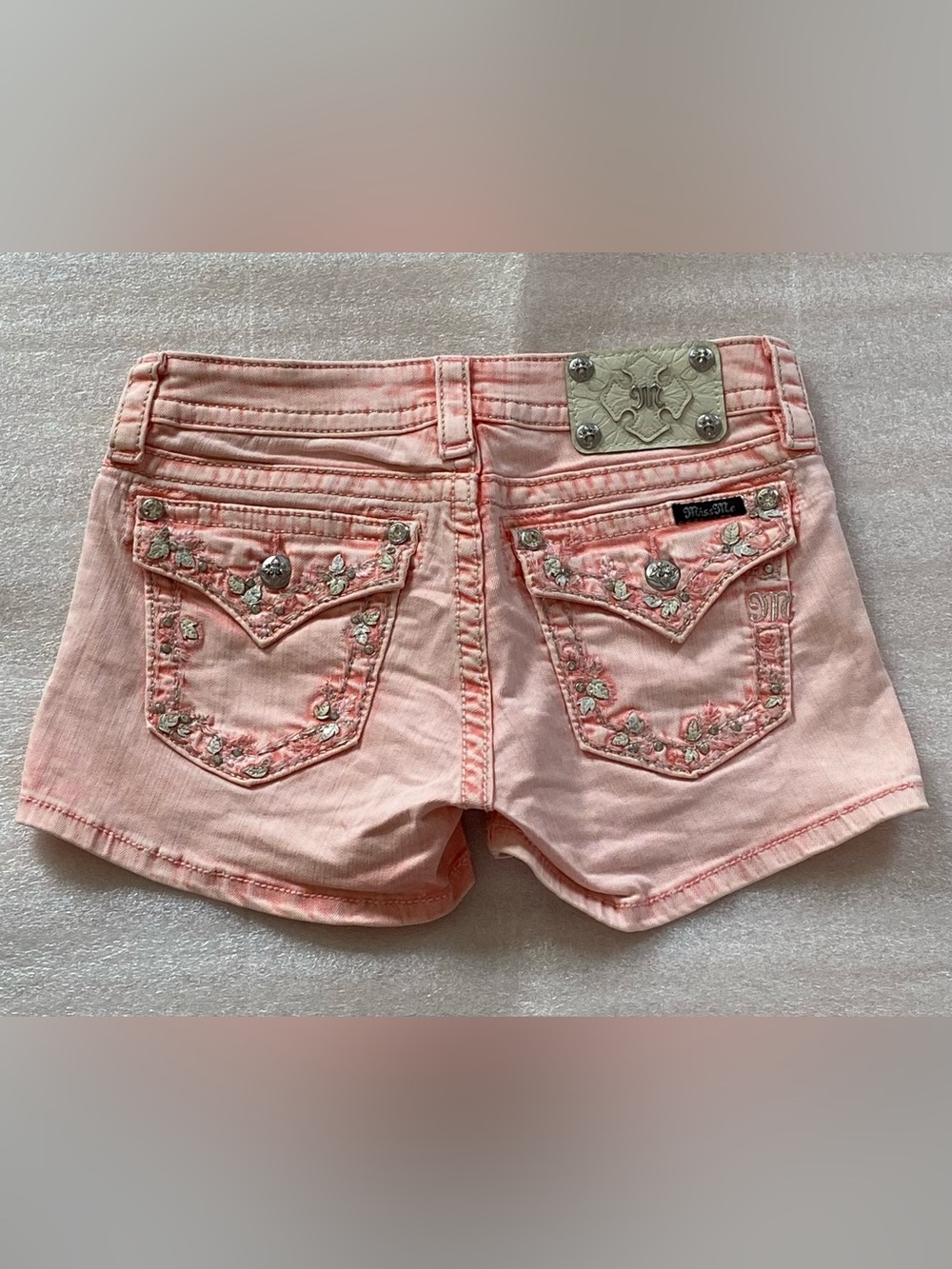 Miss Me Jean Shorts Size 26 Pink Embellished
Rhinestone Sequin Flap Pocket